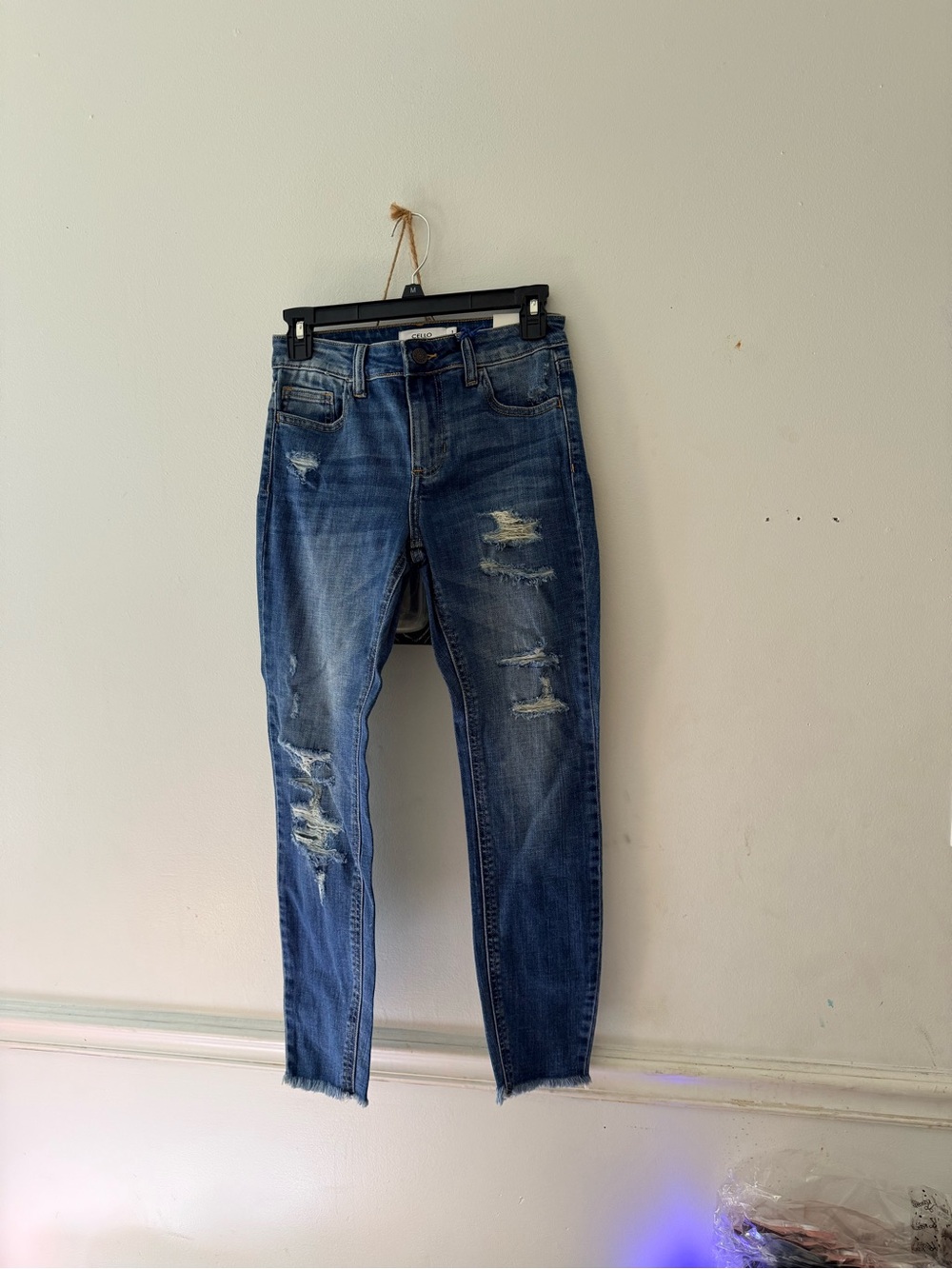 NWT Cello Distressed Women's Blue Jeans - Classic Mid Wash
